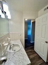 1005 Hickory Hill Ln in Nashville, TN - Foto de edificio - Building Photo