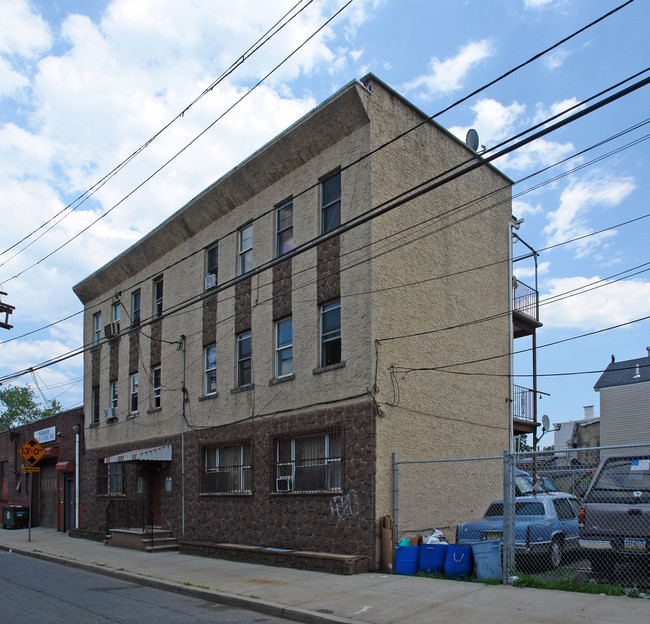 149-151 New Jersey Railroad Ave in Newark, NJ - Building Photo - Building Photo