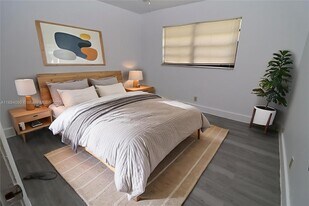 1206 N 22nd Ave in Hollywood, FL - Building Photo