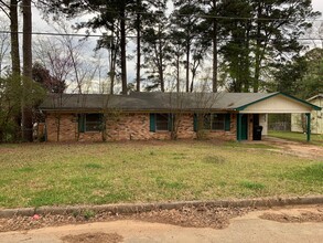 1403 Parkview St in Longview, TX - Building Photo - Building Photo