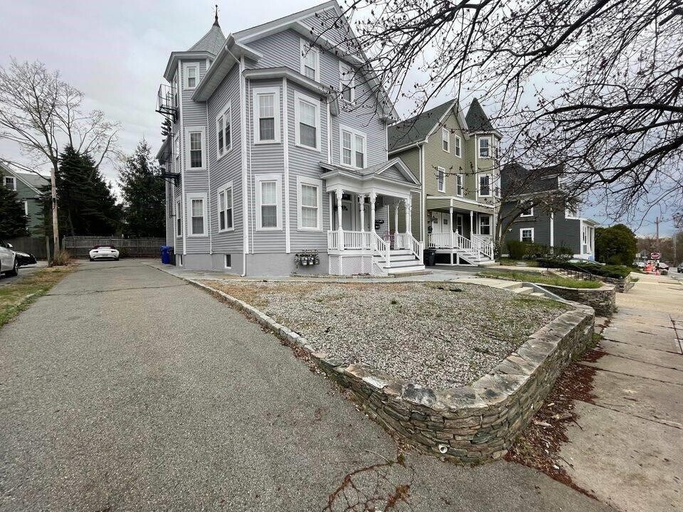 128 S Angell St in Providence, RI - Building Photo