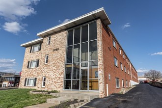 Hampton Apartments in St. Louis, MO - Building Photo - Building Photo