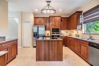 2354 Messenger Cir in Safety Harbor, FL - Building Photo - Building Photo