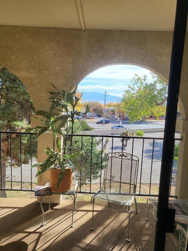 801 Country Club Dr SE in Rio Rancho, NM - Foto de edificio - Building Photo