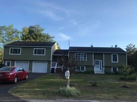 2 Joshua Dr, Unit Joshua in Biddeford, ME - Building Photo