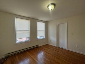 37 Davis Square, Unit 9 in Somerville, MA - Building Photo - Building Photo