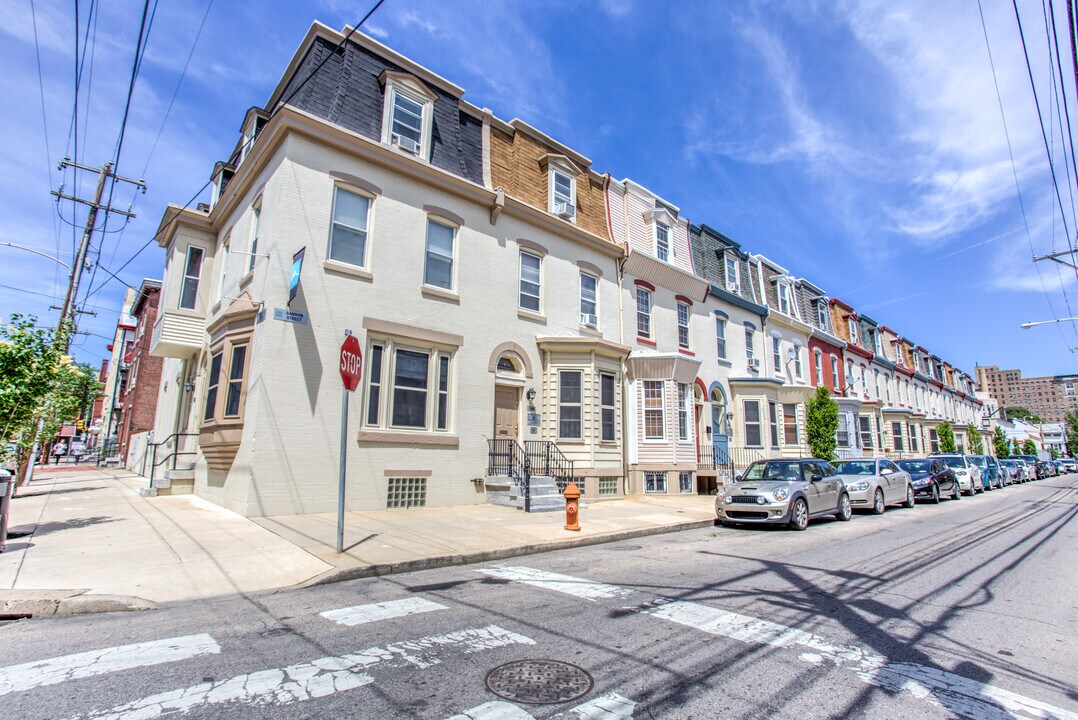 4063 Sansom St in Philadelphia, PA - Foto de edificio