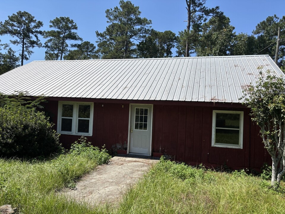 2451 Glen Julia Rd in Quincy, FL - Building Photo