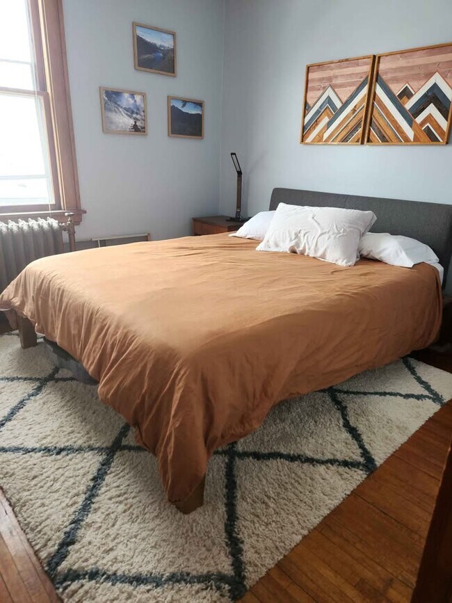 482 Michigan St, Unit 2 in St. Paul, MN - Foto de edificio - Building Photo