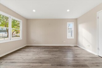 37446 E Park Ln in Lake Villa, IL - Building Photo - Building Photo