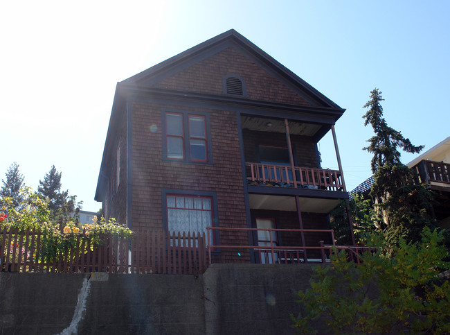 219 Piedmont Pl in Richmond, CA - Foto de edificio - Building Photo
