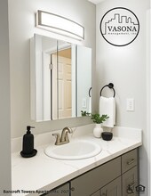 Bancroft Towers Apartments in San Leandro, CA - Foto de edificio - Building Photo