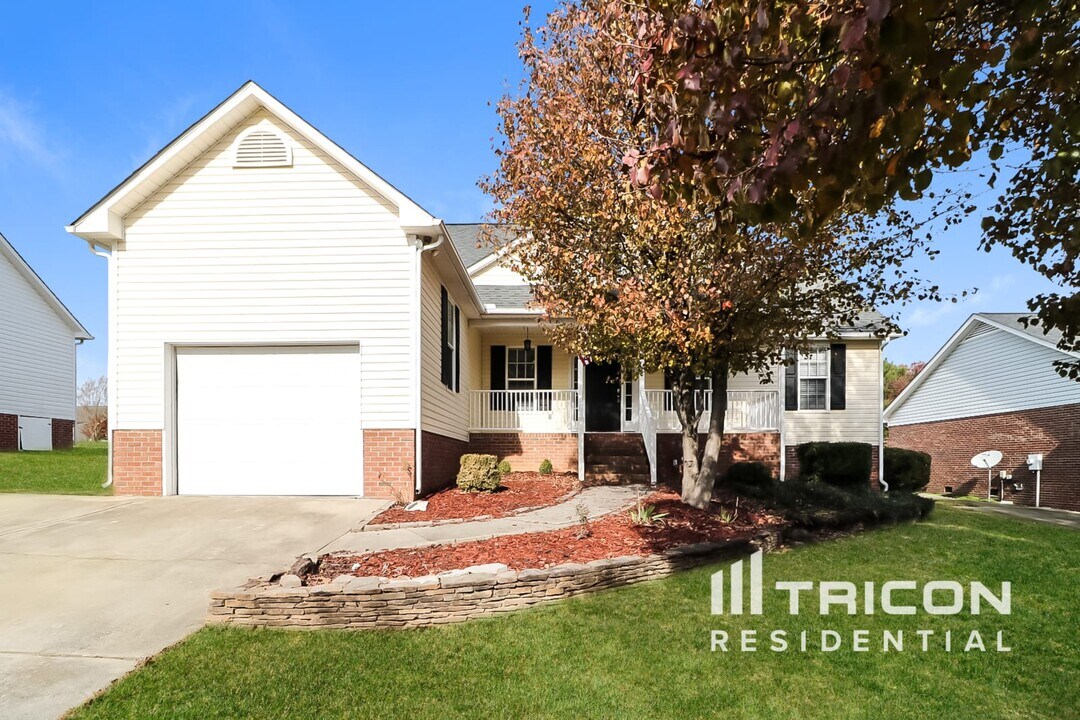 109 Glengariff Ln in Clayton, NC - Building Photo