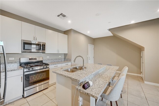 9864 Kings Glen St in Las Vegas, NV - Building Photo - Building Photo