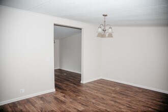 1231 Amosite Rd in Elizabethtown, PA - Building Photo - Building Photo