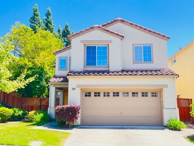 property at 1023 Vista Pointe Cir
