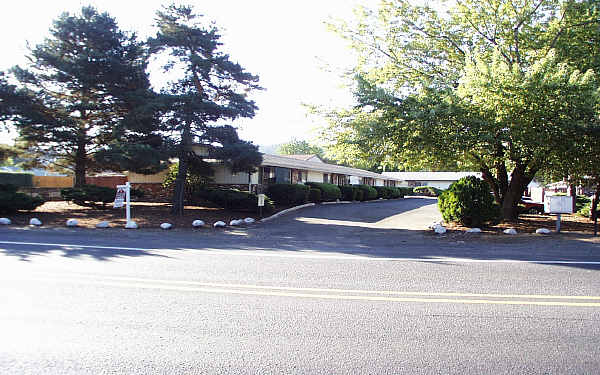 Evergreen Apartments in Portland, OR - Building Photo