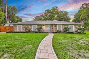 24531 Whitesail Dr in Huffman, TX - Building Photo