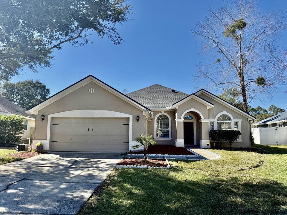 1549 W Windy Willow Dr in St. Augustine, FL - Building Photo