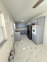 663 Redwood Dr in Clarksville, IN - Building Photo - Building Photo