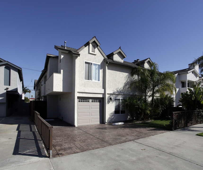 Iowa Street Condos in San Diego, CA - Building Photo