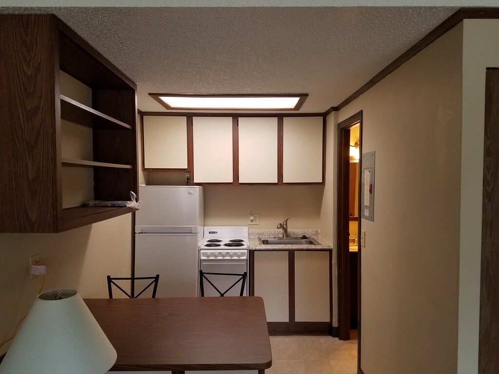 Carleton Court Apartments in Erie, PA