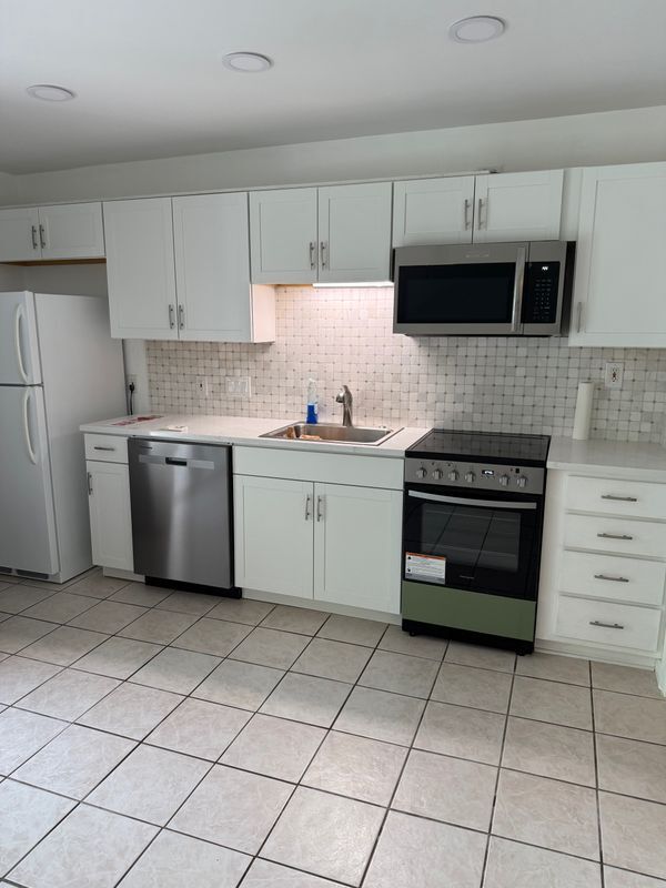 1214 Barton Hills Dr in Austin, TX - Building Photo - Building Photo