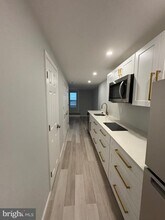929 S 13th St in Philadelphia, PA - Building Photo - Building Photo