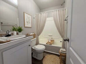 11405 Michelle Way in Tampa, FL - Building Photo - Building Photo