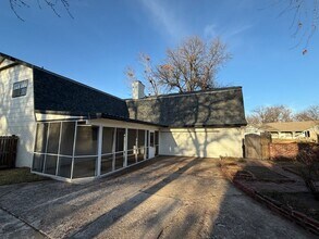7164 E 53rd Pl in Tulsa, OK - Building Photo - Building Photo