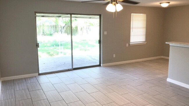 205 Grantham Rd in Baytown, TX - Building Photo - Building Photo