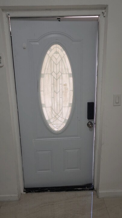 1730 NW 30th St in Miami, FL - Building Photo