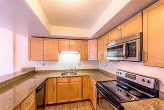 348 Franklin St, Unit 4D in Cambridge, MA - Foto de edificio - Building Photo