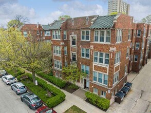 The Bryant at Oak Park in Oak Park, IL - Foto de edificio - Building Photo