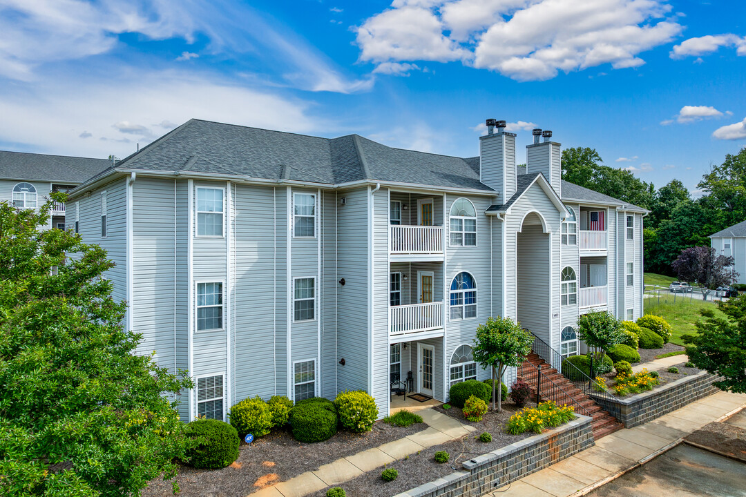 Somerset Village Condos in Greensboro, NC - Building Photo