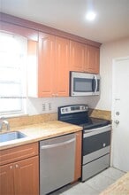 1020 94th St in Bay Harbor Islands, FL - Building Photo - Building Photo