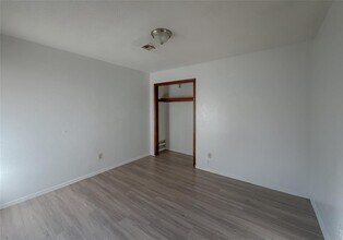 4716 Cherry Hill Ln in Oklahoma City, OK - Building Photo - Building Photo