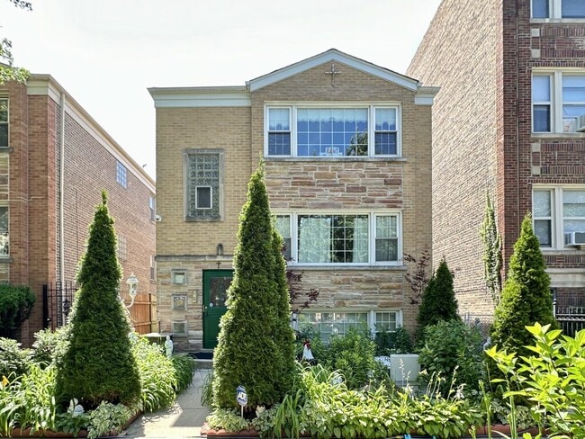 5534 N Campbell Ave, Unit J03P