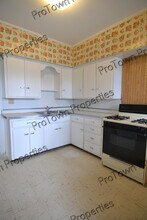 213 N Hickory St, Unit 2N in Joliet, IL - Building Photo - Building Photo