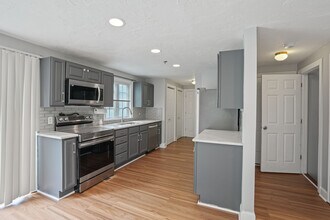 1 Eddy St in Webster, MA - Building Photo - Building Photo