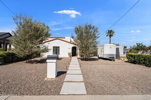 930 E Whitton Ave in Phoenix, AZ - Building Photo