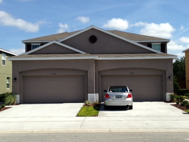 property at 1270 Scarlet Oak Loop