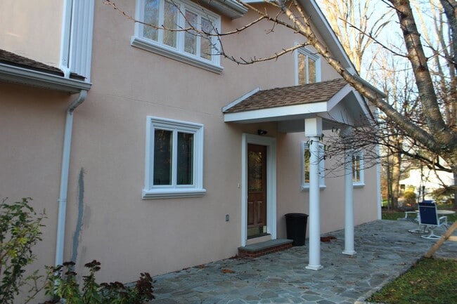 58 Mahopac Ave in Amawalk, NY - Building Photo - Building Photo