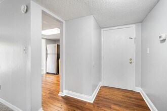 7639 Dolonita Dr in Tampa, FL - Building Photo - Building Photo