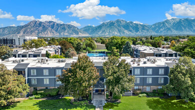 Mid Central in Midvale, UT - Foto de edificio - Building Photo