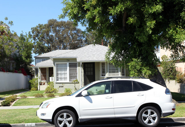 714 Lincoln Blvd in Santa Monica, CA - Building Photo - Building Photo