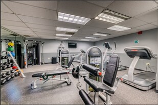 6030 N Sheridan Rd, Unit #1310 in Chicago, IL - Building Photo