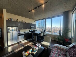 1345 S Wabash Ave in Chicago, IL - Building Photo - Building Photo