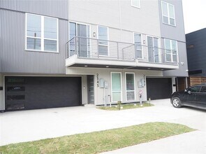 2349 N Carroll Ave in Dallas, TX - Building Photo - Building Photo