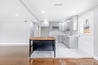 4677 W 84th Pl, Unit 1131 in Chicago, IL - Building Photo - Building Photo